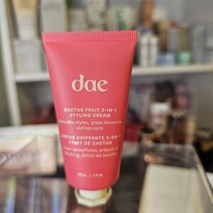 dae Cactus Fruit 3-in-1 Styling Cream — Pink